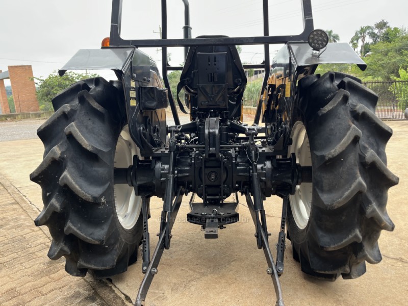 TRATOR 685  - 2006 - GUAPORé