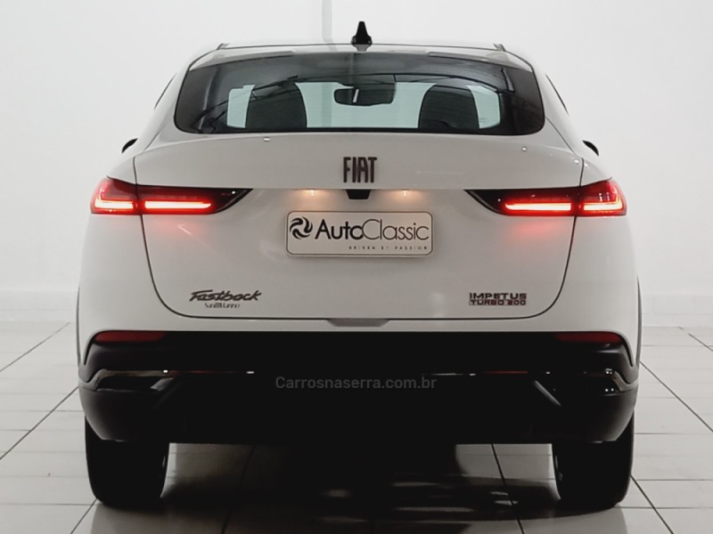 FASTBACK 1.0 IMPETUS 200 TURBO FLEX 4P AUTOMÁTICO - 2024 - PORTO ALEGRE