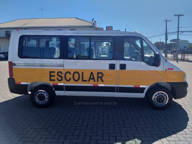 JUMPER 2.3 MINIBUS 16V TURBO INTERCOOLER DIESEL 4P MANUAL - 2014 - CAXIAS DO SUL