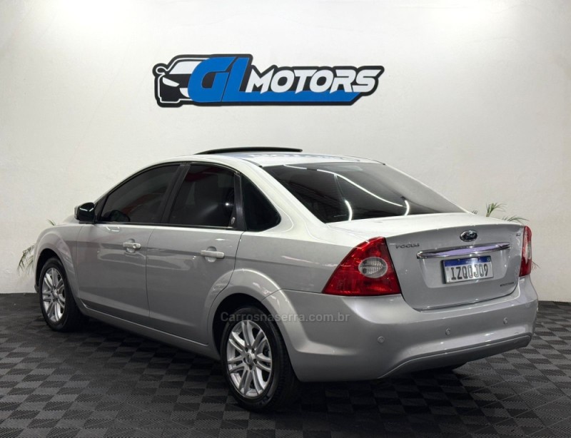FOCUS 2.0 GHIA 16V GASOLINA 4P AUTOMÁTICO - 2009 - NOVO HAMBURGO