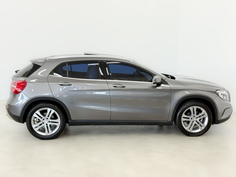 GLA 200 1.6 CGI VISION 16V TURBO GASOLINA 4P AUTOMÁTICO - 2015 - CAXIAS DO SUL