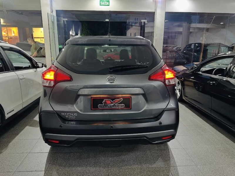 KICKS 1.6 16V FLEX SV LIMITED 4P AUTOMÁTICO - 2017 - CAXIAS DO SUL