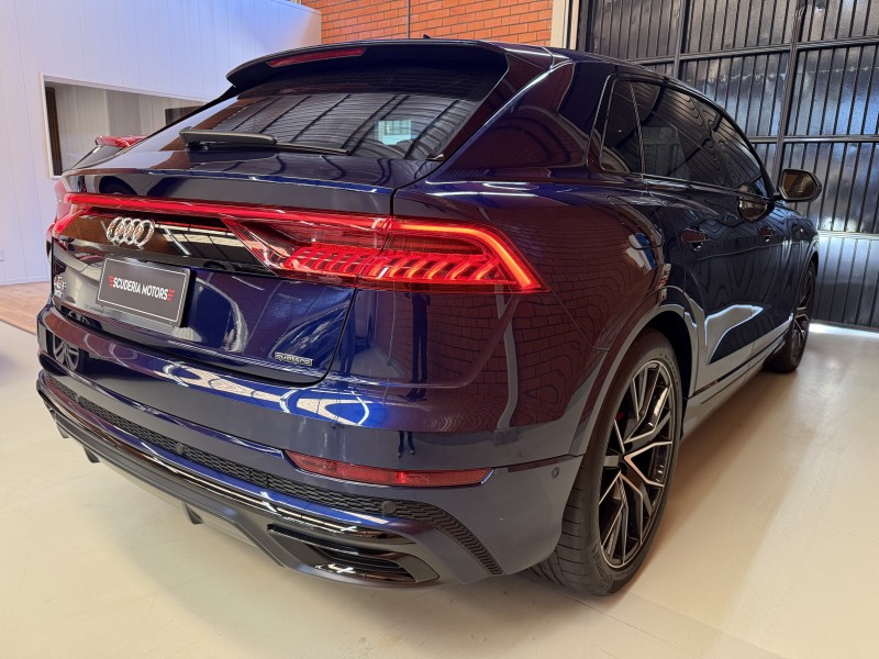 Q8 3.0 TFSI PERFORMANCE BLACK QUATTRO V6 24V GASOLINA 4P S-TRONIC - 2022 - BENTO GONçALVES