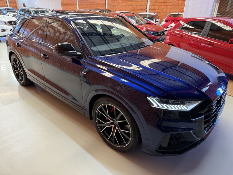 Q8 3.0 TFSI PERFORMANCE BLACK QUATTRO V6 24V GASOLINA 4P S-TRONIC - 2022 - BENTO GONçALVES