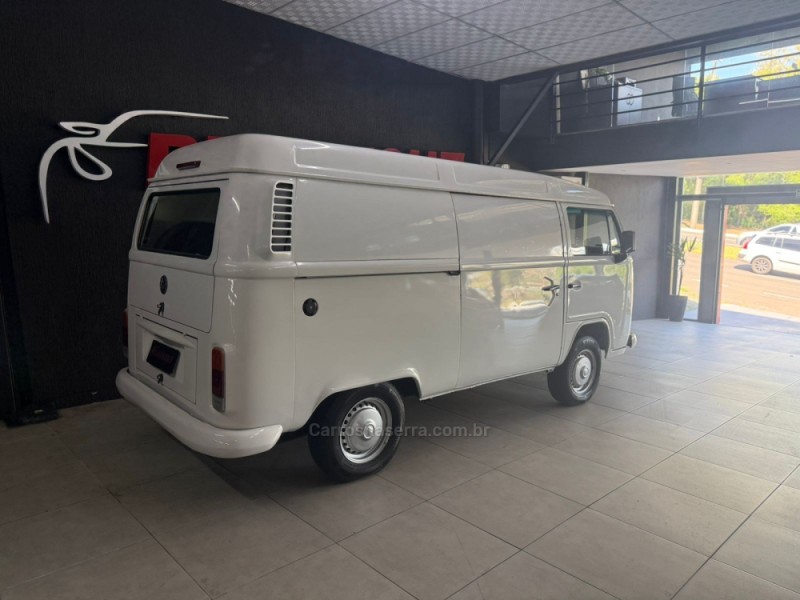 KOMBI 1.4 MI FURGÃO 8V FLEX 3P MANUAL - 2013 - CAMPO BOM