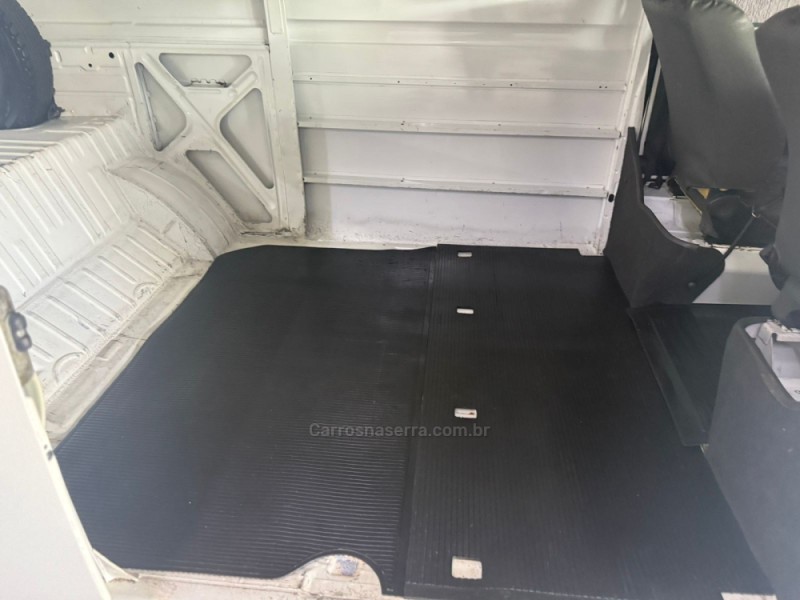 KOMBI 1.4 MI FURGÃO 8V FLEX 3P MANUAL - 2013 - CAMPO BOM