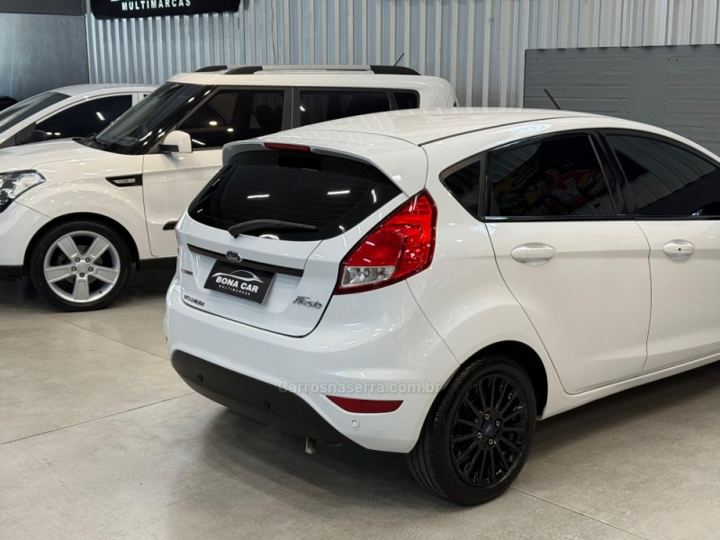 FIESTA 1.6 TITANIUM PLUS HATCH 16V FLEX 4P AUTOMÁTICO - 2017 - CAXIAS DO SUL