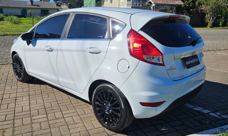 FIESTA 1.6 TITANIUM HATCH 16V FLEX 4P AUTOMÁTICO - 2014 - CANELA