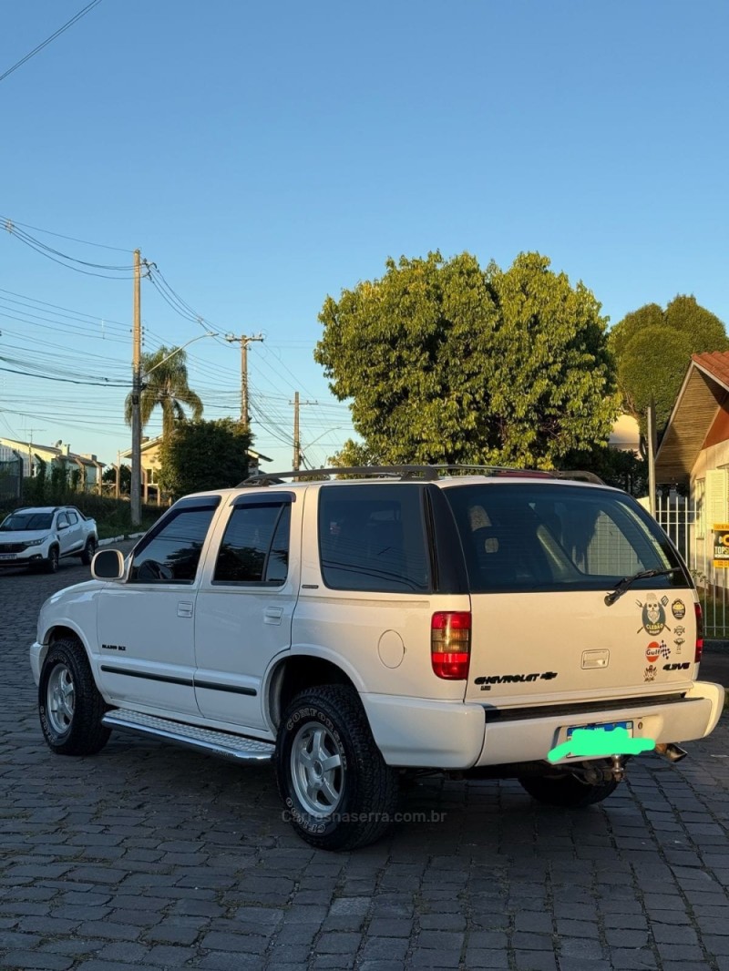 BLAZER 4.3 SFI DLX EXECUTIVE 4X2 V6 12V GASOLINA 4P MANUAL - 2000 - FARROUPILHA