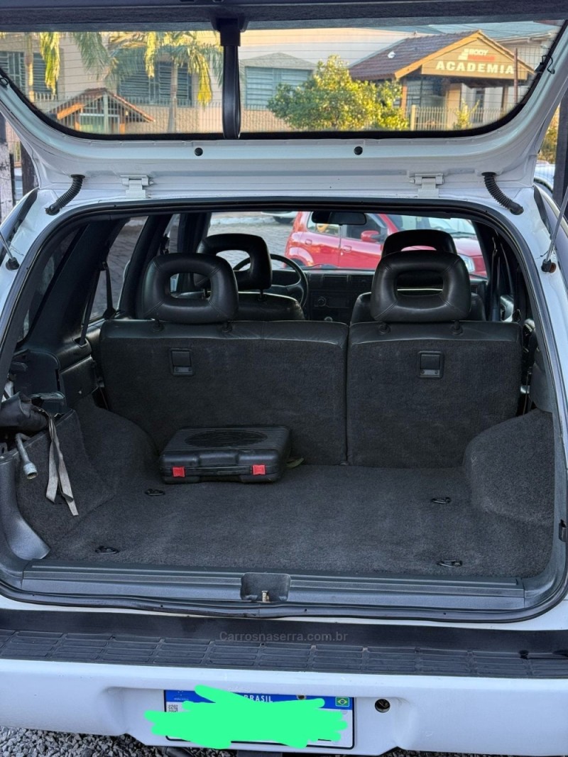 BLAZER 4.3 SFI DLX EXECUTIVE 4X2 V6 12V GASOLINA 4P MANUAL - 2000 - FARROUPILHA