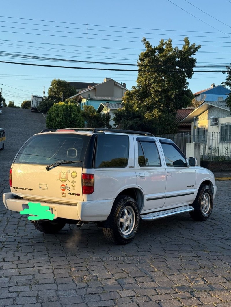 BLAZER 4.3 SFI DLX EXECUTIVE 4X2 V6 12V GASOLINA 4P MANUAL - 2000 - FARROUPILHA