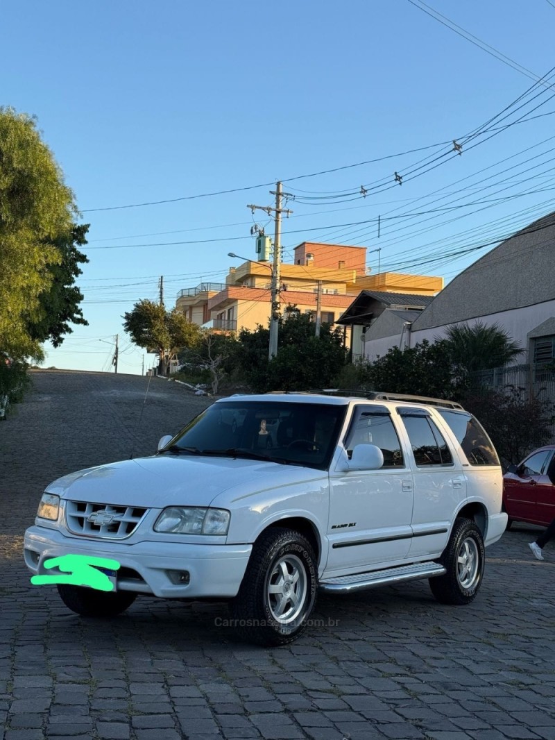 BLAZER 4.3 SFI DLX EXECUTIVE 4X2 V6 12V GASOLINA 4P MANUAL - 2000 - FARROUPILHA