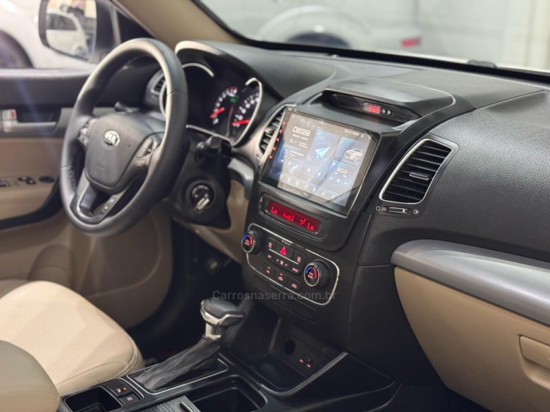 SORENTO 2.4 EX2 4X2 16V GASOLINA 4P AUTOMÁTICO - 2014 - ESTâNCIA VELHA