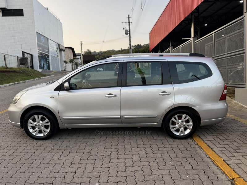 grand livina 1.8 sl 16v flex 4p automatico 2013 feliz