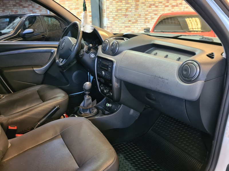 DUSTER 2.0 DYNAMIQUE 4X2 16V FLEX 4P MANUAL - 2013 - FARROUPILHA