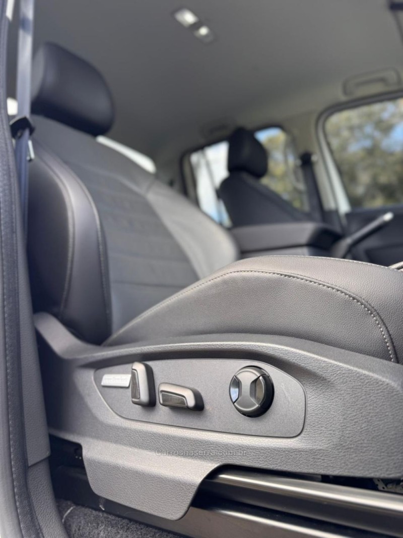 AMAROK 3.0 V6 TDI HIGHLINE CD DIESEL 4MOTION AUTOMÁTICO - 2019 - BENTO GONçALVES