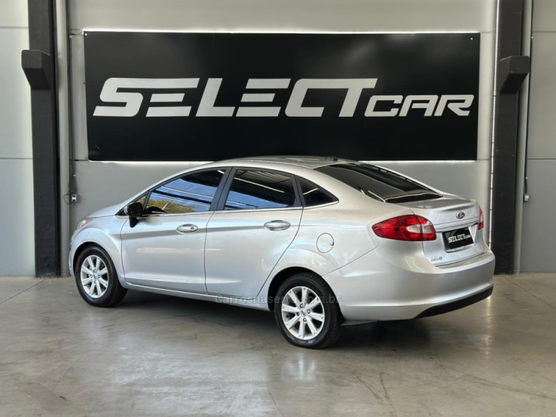 FIESTA 1.6 SE SEDAN 16V FLEX 4P MANUAL - 2011 - NOVO HAMBURGO