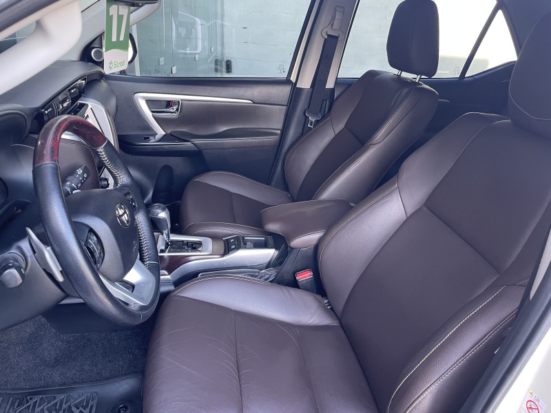 HILUX SW4 2.8 SRX 4X4 16V TURBO INTERCOOLER DIESEL 4P AUTOMÁTICO - 2017 - CAXIAS DO SUL