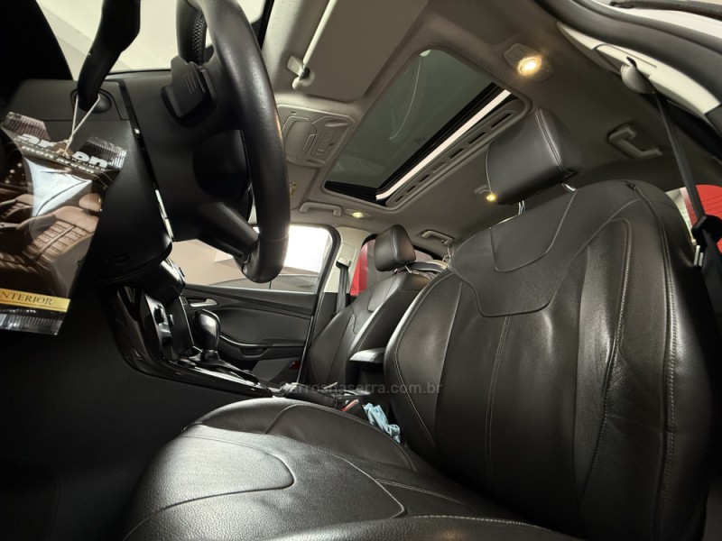 FOCUS 2.0 TITANIUM PLUS SEDAN 16V FLEX 4P AUTOMÁTICO - 2018 - GUAPORé