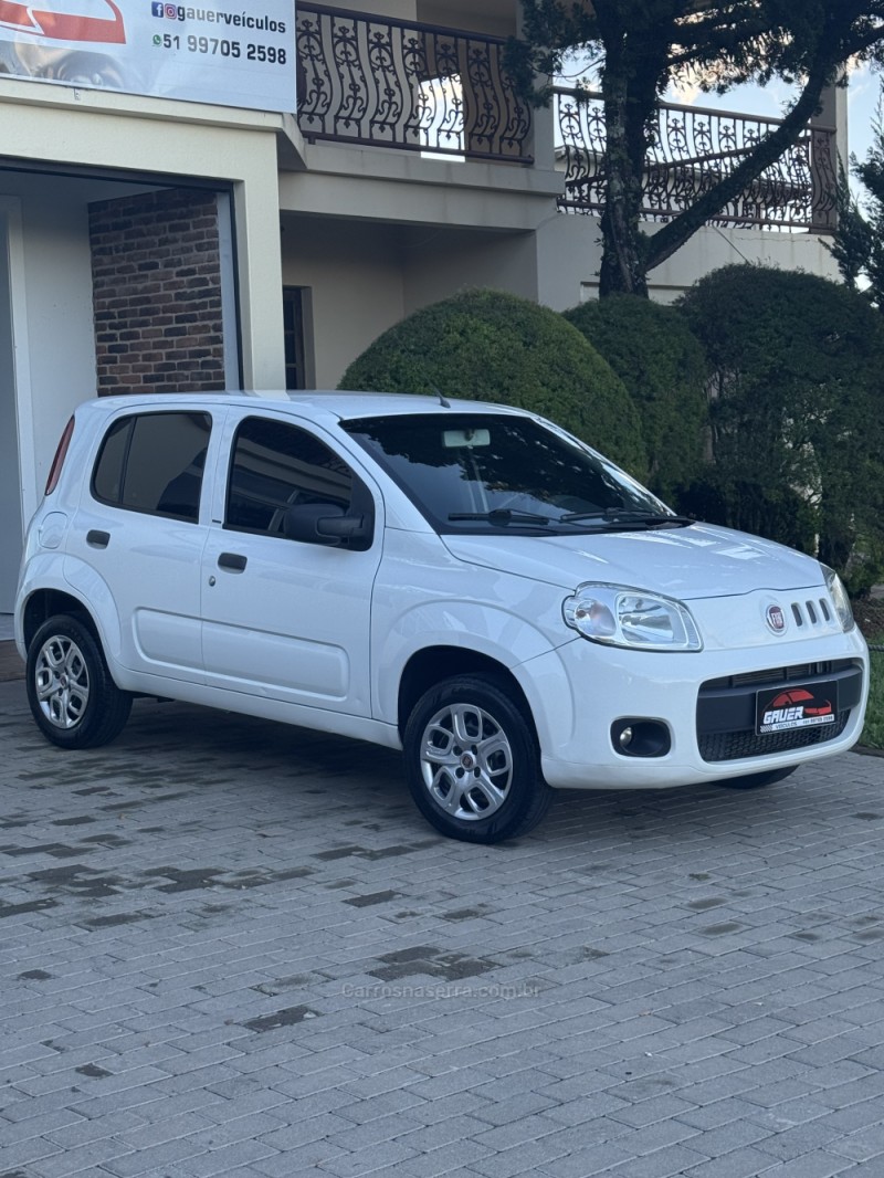 UNO 1.0 EVO VIVACE 8V FLEX 4P MANUAL