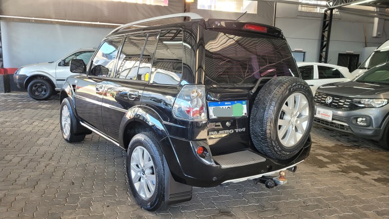 PAJERO TR4 2.0 4X4 16V 131CV GASOLINA 4P AUTOMÁTICO - 2011 - GARIBALDI