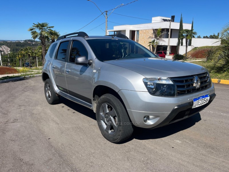 DUSTER 2.0 TECH ROAD II 4X2 16V FLEX 4P MANUAL - 2014 - VERANóPOLIS
