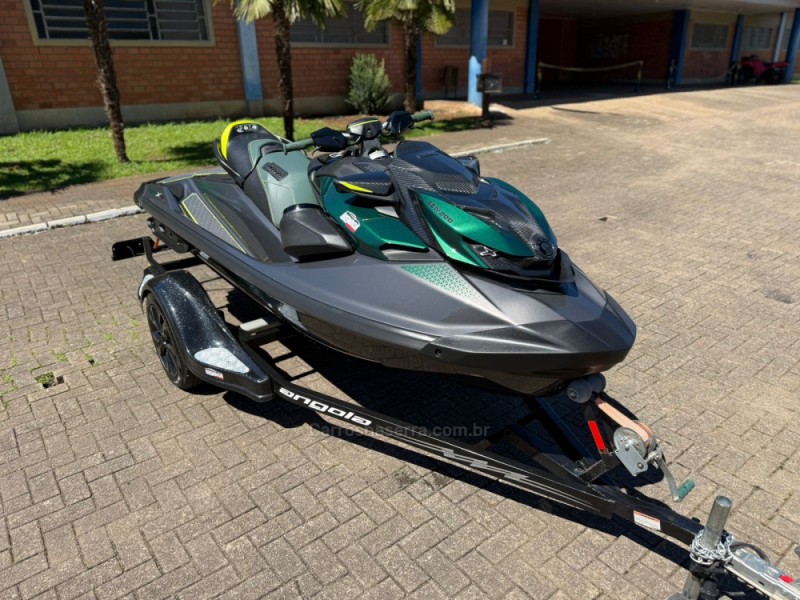 jet ski rxp x 300 2023 brochier