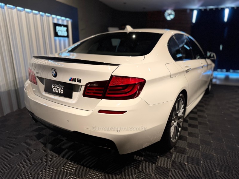 550I 4.4 SEDAN V8 32V GASOLINA 4P AUTOMÁTICO - 2011 - FARROUPILHA