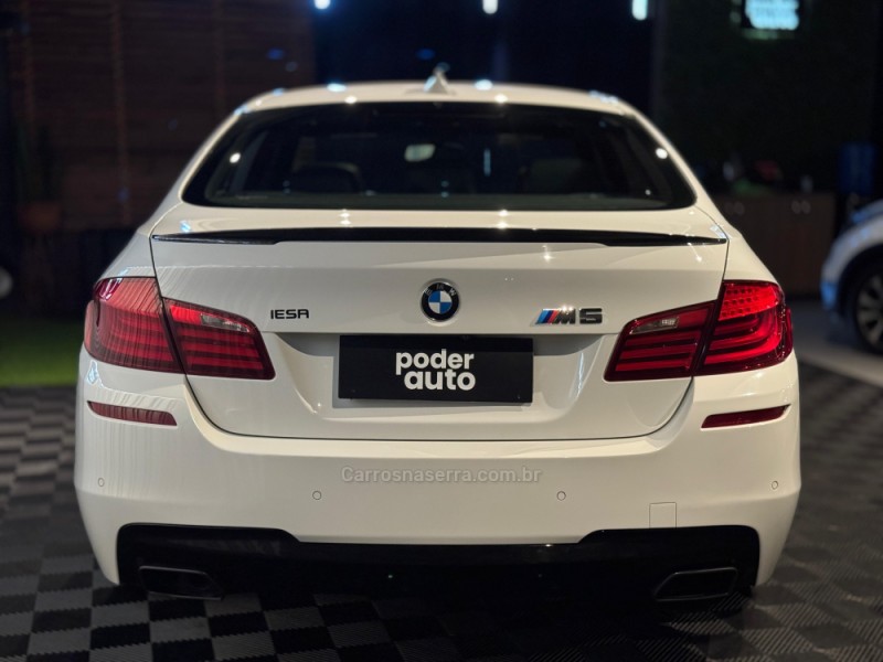 550I 4.4 SEDAN V8 32V GASOLINA 4P AUTOMÁTICO - 2011 - FARROUPILHA