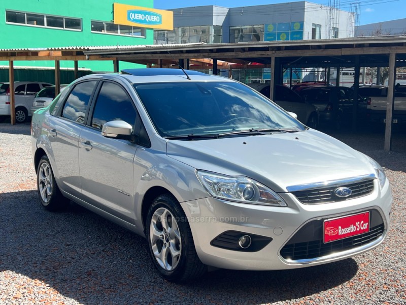 FOCUS 2.0 TITANIUM PLUS SEDAN 16V FLEX 4P AUTOMÁTICO - 2011 - FARROUPILHA