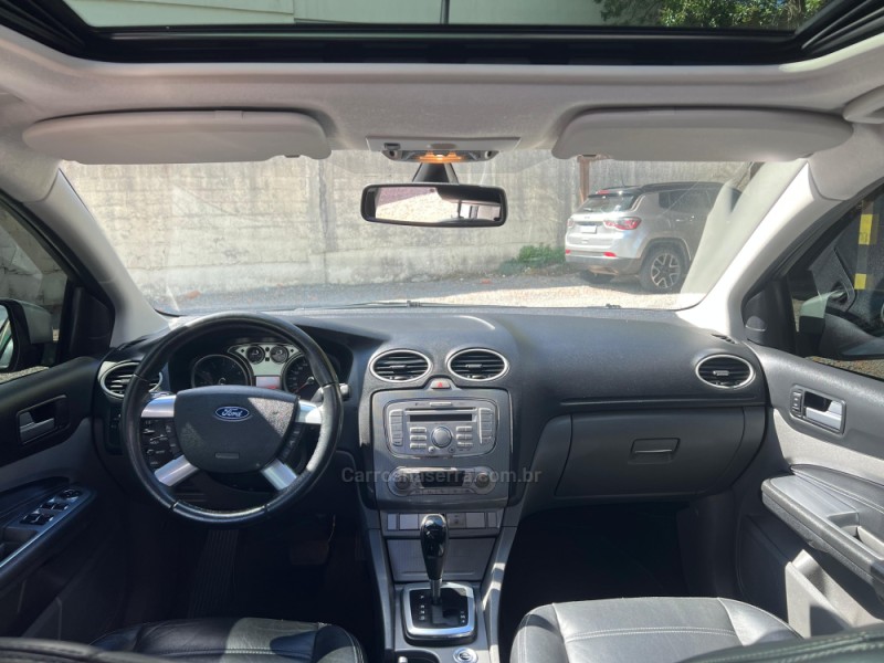 FOCUS 2.0 TITANIUM PLUS SEDAN 16V FLEX 4P AUTOMÁTICO - 2011 - FARROUPILHA