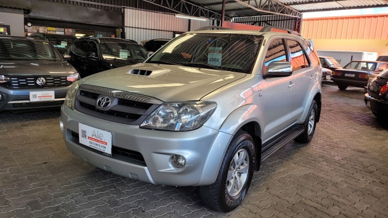HILUX SW4 3.0 SRV 4X4 16V TURBO INTERCOOLER DIESEL 4P AUTOMÁTICO