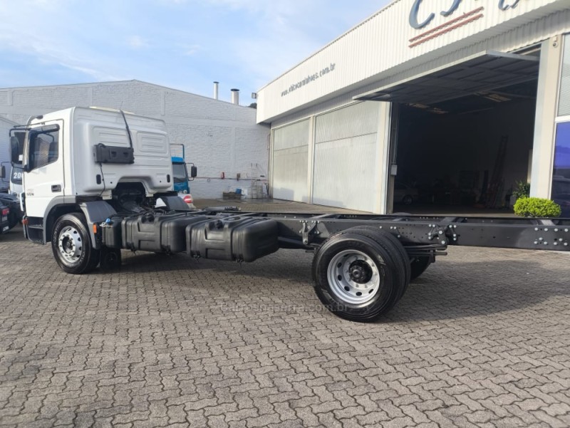 ATEGO 1726  - 2017 - GARIBALDI
