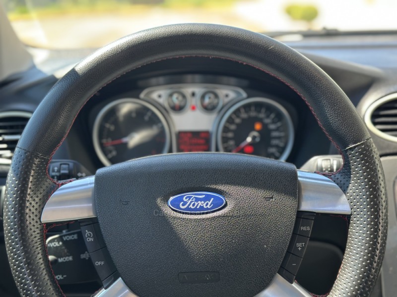 FOCUS 2.0 TITANIUM HATCH 16V FLEX 4P MANUAL - 2013 - SERAFINA CORRêA
