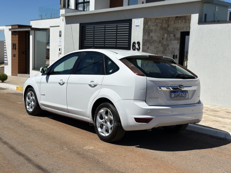 FOCUS 2.0 TITANIUM HATCH 16V FLEX 4P MANUAL - 2013 - SERAFINA CORRêA