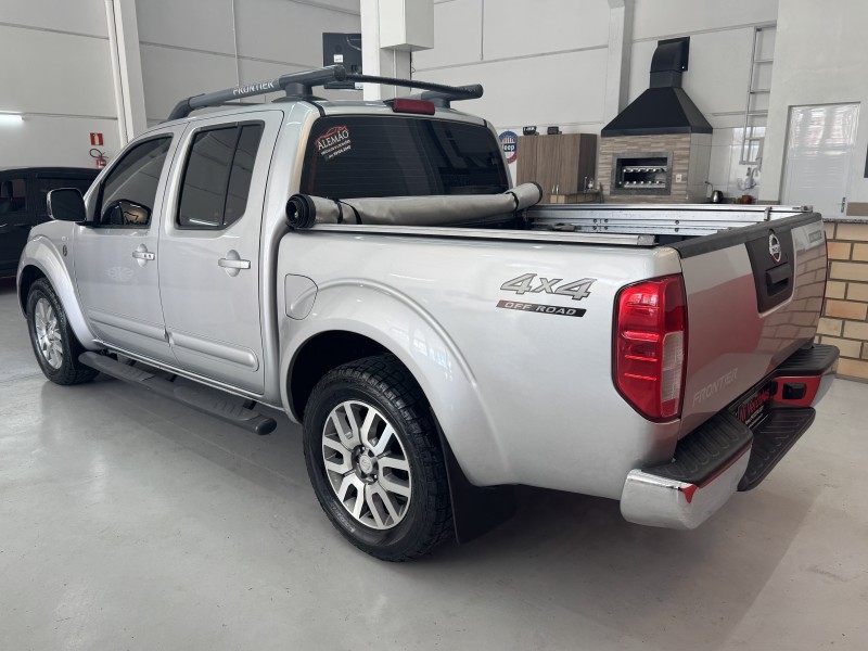 FRONTIER 2.5 SL 10 ANOS 4X4 CD TURBO ELETRONIC DIESEL 4P AUTOMÁTICO - 2013 - CAXIAS DO SUL