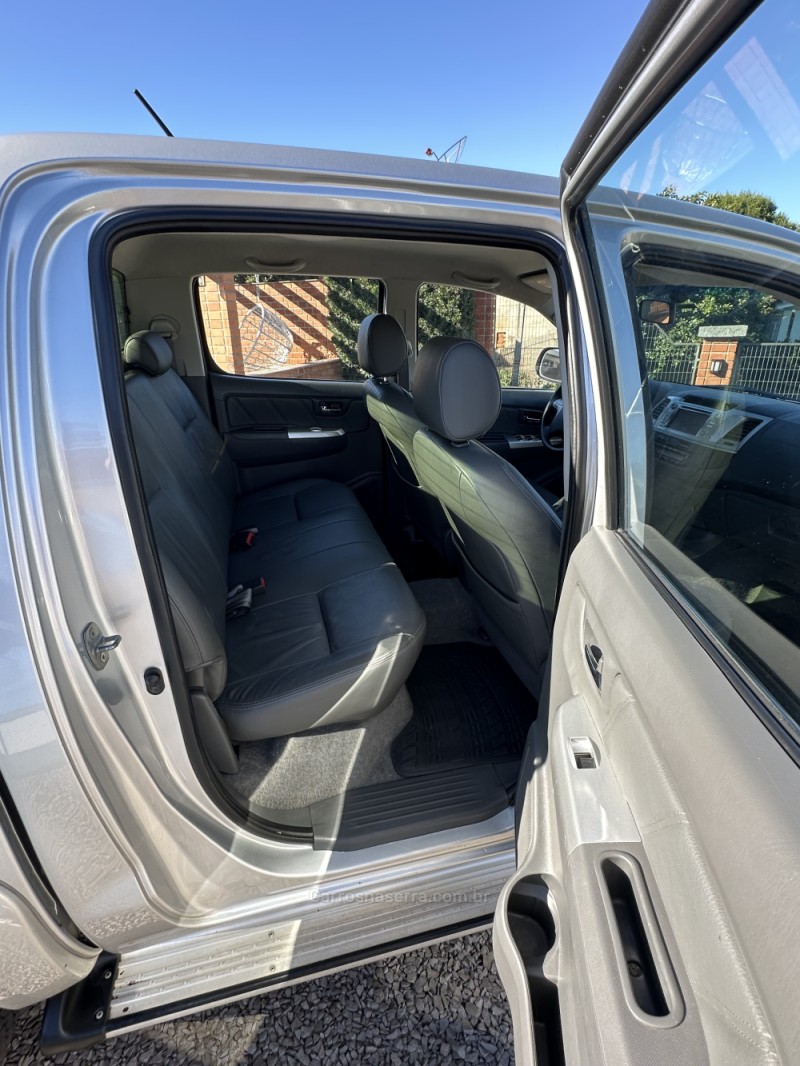 HILUX 3.0 SRV 4X4 CD 16V TURBO INTERCOOLER DIESEL 4P AUTOMÁTICO - 2013 - SERAFINA CORRêA
