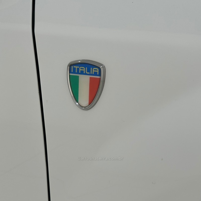 PUNTO 1.4 ATTRACTIVE ITALIA 8V FLEX 4P MANUAL - 2016 - VACARIA