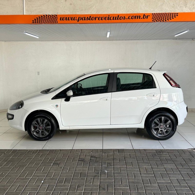 PUNTO 1.4 ATTRACTIVE ITALIA 8V FLEX 4P MANUAL - 2016 - VACARIA