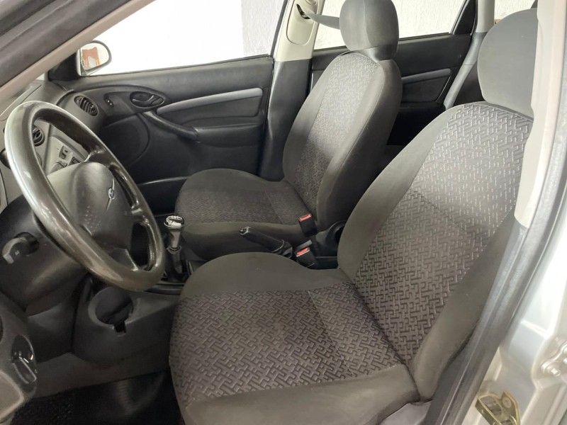 FOCUS 1.6 8V FLEX 4P MANUAL - 2008 - BOM PRINCíPIO