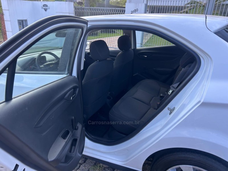 ONIX 1.4 MPFI LT 8V FLEX 4P MANUAL - 2014 - VENâNCIO AIRES