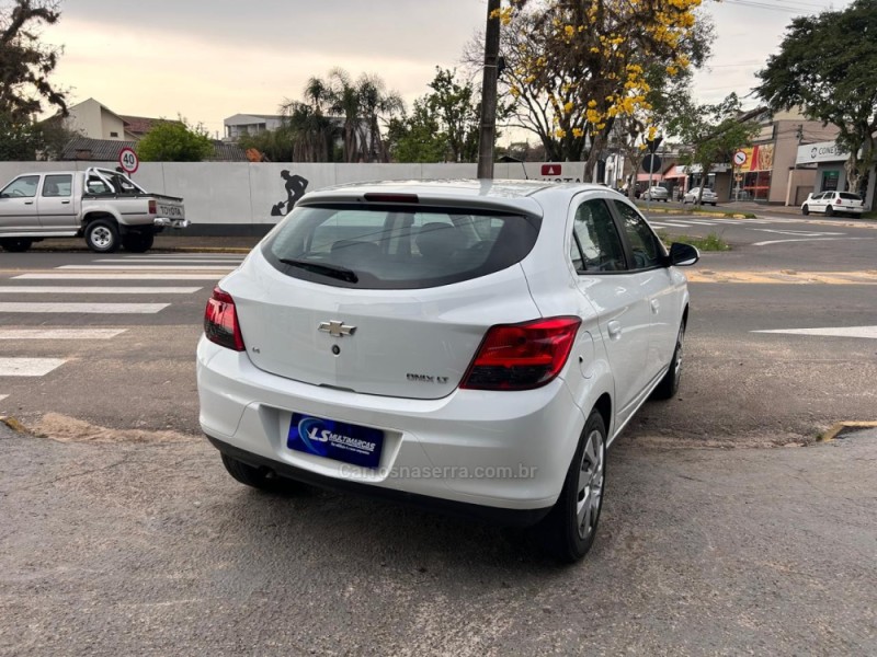 ONIX 1.4 MPFI LT 8V FLEX 4P MANUAL - 2014 - VENâNCIO AIRES