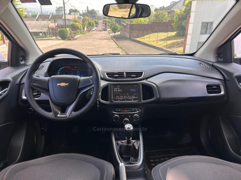 ONIX 1.4 MPFI LT 8V FLEX 4P MANUAL - 2014 - VENâNCIO AIRES