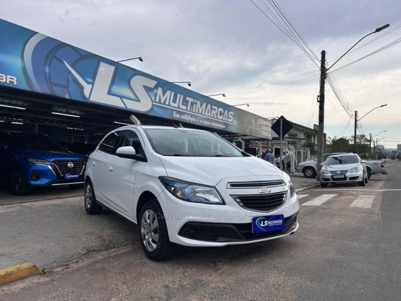 ONIX 1.4 MPFI LT 8V FLEX 4P MANUAL - 2014 - VENâNCIO AIRES