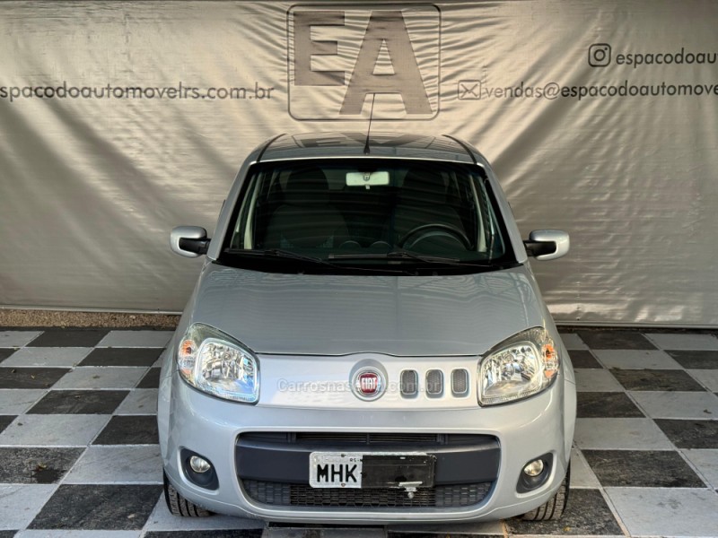 UNO 1.4 ATTRACTIVE 8V FLEX 4P MANUAL - 2011 - NOVA PRATA