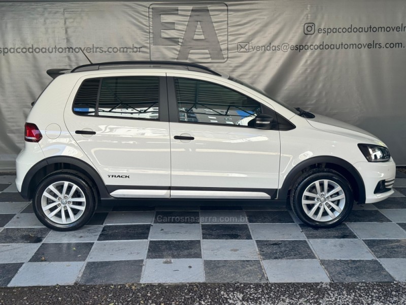 FOX 1.0 MPI TRACK 12V FLEX 4P MANUAL - 2016 - NOVA PRATA