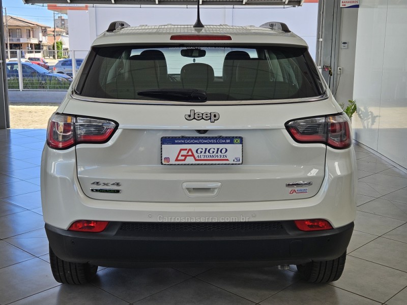 COMPASS 2.0 16V DIESEL LONGITUDE 4X4 AUTOMÁTICO - 2018 - TAPEJARA