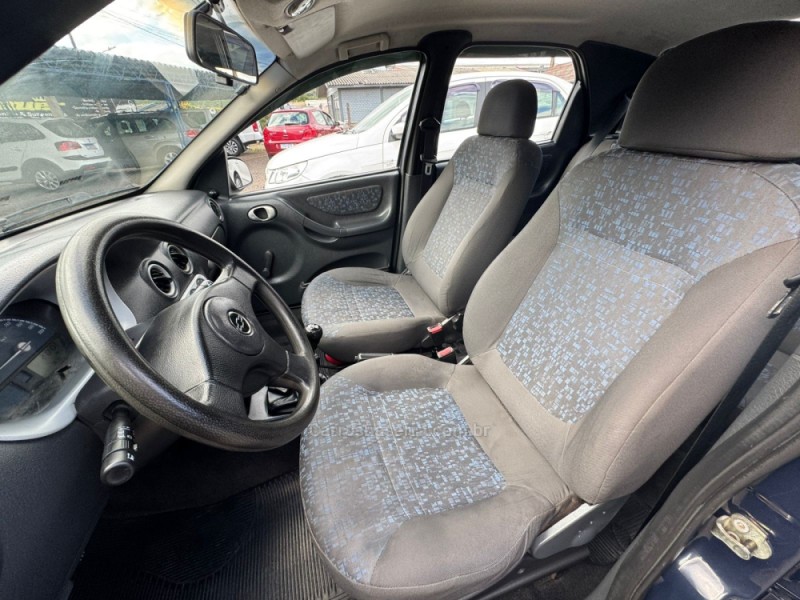 CELTA 1.4 MPFI SUPER 8V FLEX 4P MANUAL - 2005 - IGREJINHA