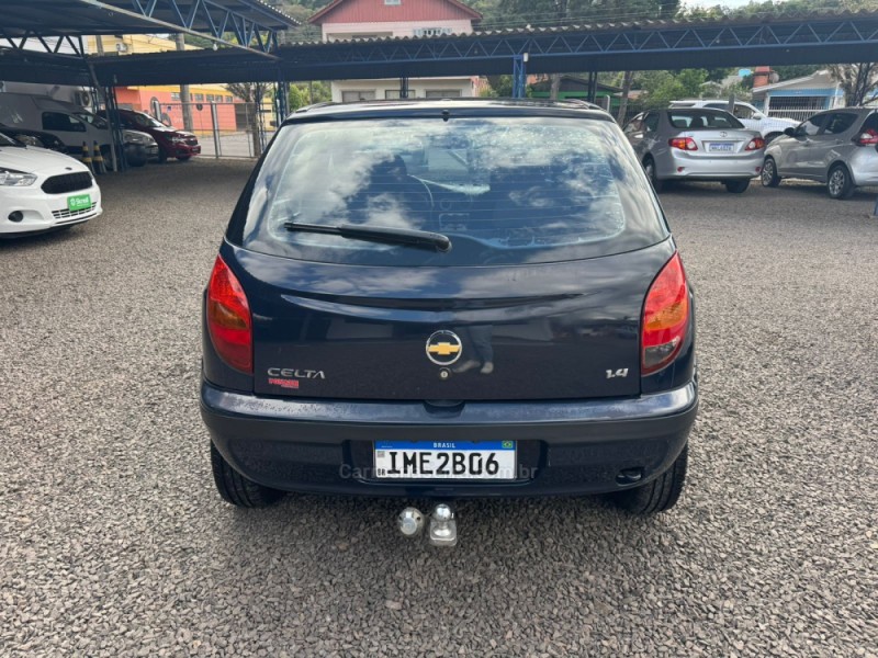 CELTA 1.4 MPFI SUPER 8V FLEX 4P MANUAL - 2005 - IGREJINHA