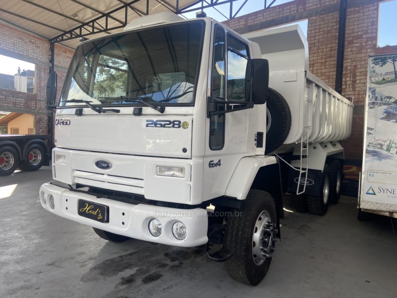 cargo 2628 e 6x4 t 3 eixos 2008 canela